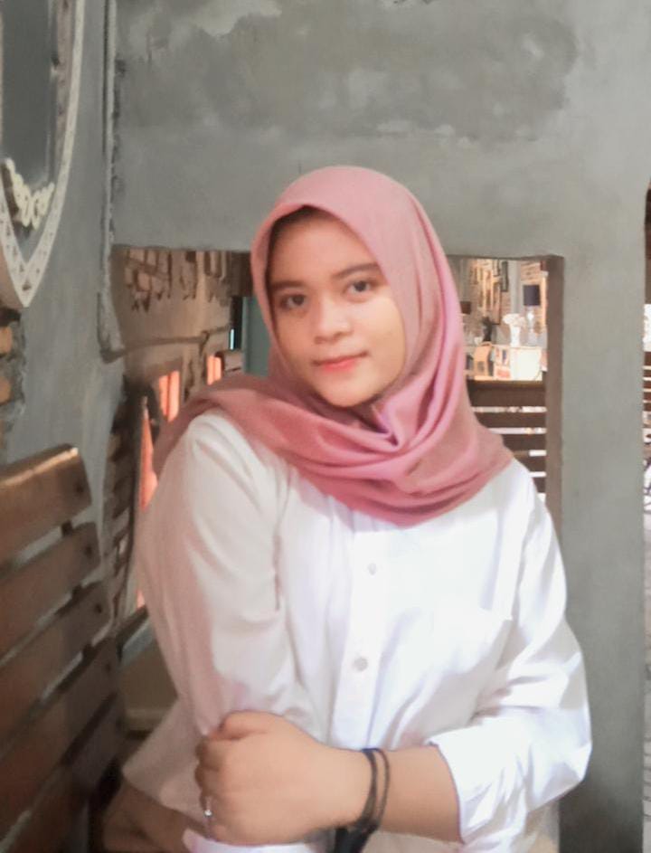 Kartika as SMK Negri 10 Semarang Student